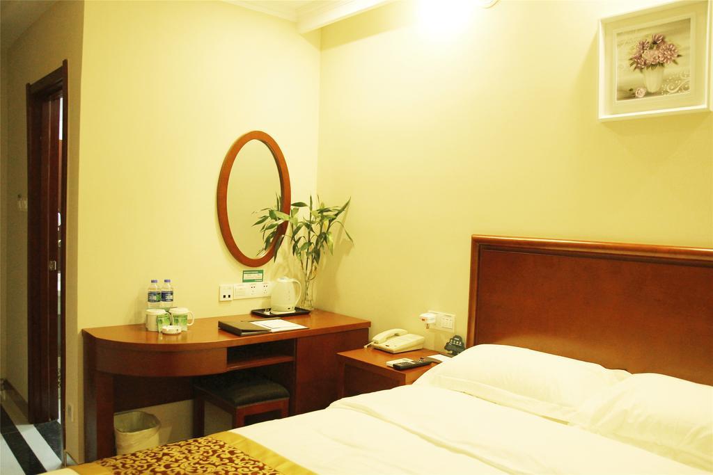 Greentree Inn Chongqing Yuzhou Road Hotel Exterior photo